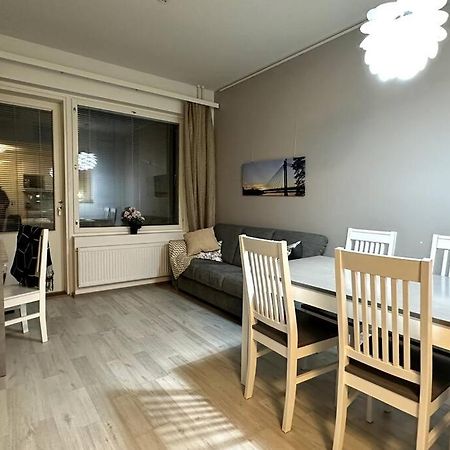 רובניימי Quality Apt In The City Center For 5 - Brand New מראה חיצוני תמונה