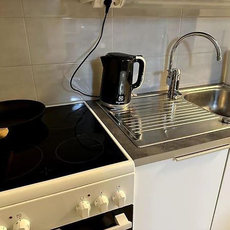 רובניימי Quality Apt In The City Center For 5 - Brand New מראה חיצוני תמונה
