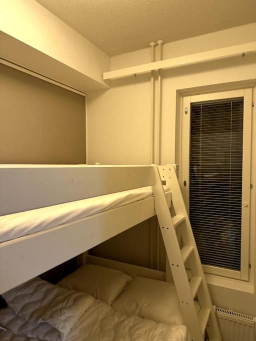 רובניימי Quality Apt In The City Center For 5 - Brand New מראה חיצוני תמונה